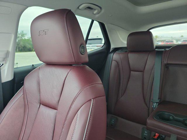 new 2025 Buick Envision car, priced at $40,236
