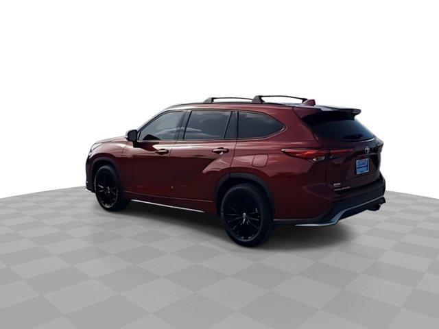 used 2023 Toyota Highlander car, priced at $38,987