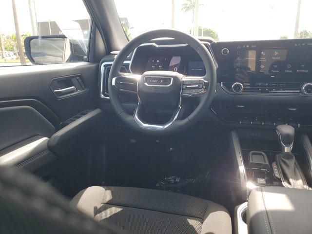 new 2025 GMC Canyon car, priced at $39,914