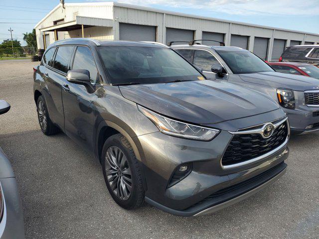 used 2021 Toyota Highlander car, priced at $36,987