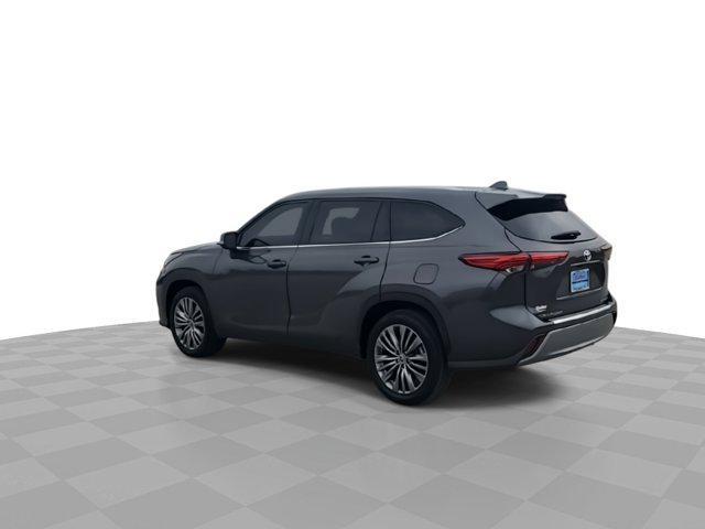 used 2021 Toyota Highlander car, priced at $35,777