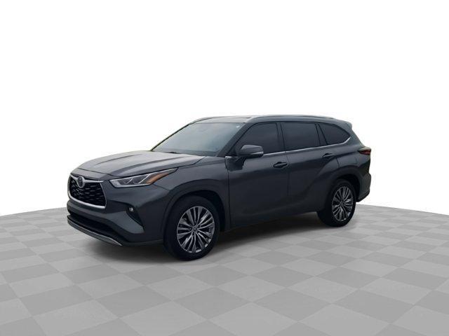 used 2021 Toyota Highlander car, priced at $35,777