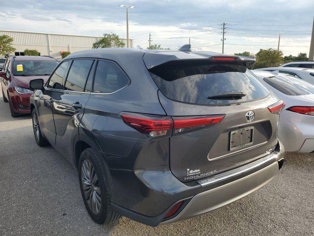 used 2021 Toyota Highlander car, priced at $36,987