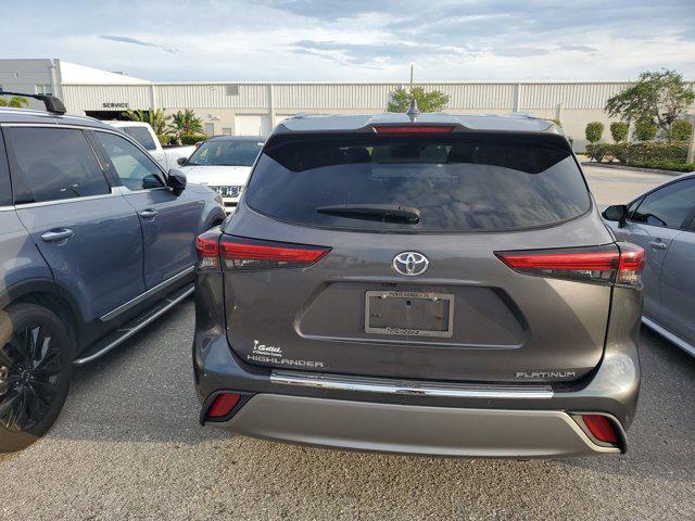 used 2021 Toyota Highlander car, priced at $36,987