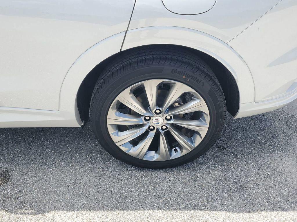 new 2025 Buick Envista car, priced at $28,323
