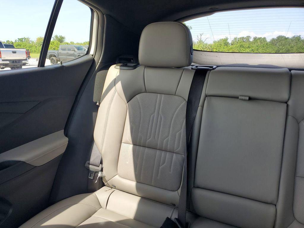 new 2025 Buick Envista car, priced at $28,323