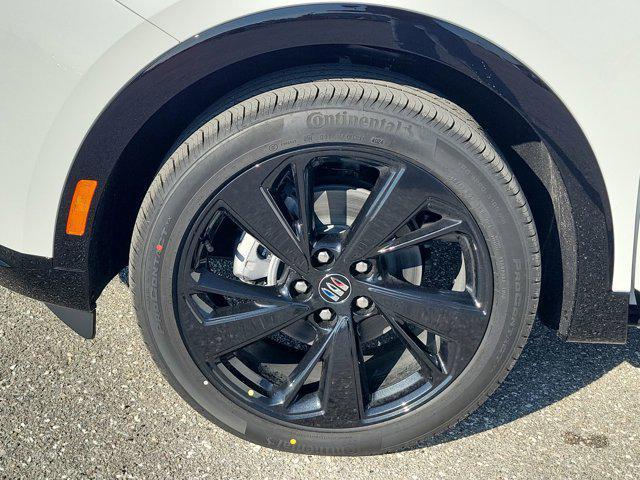 new 2025 Buick Envision car, priced at $38,405