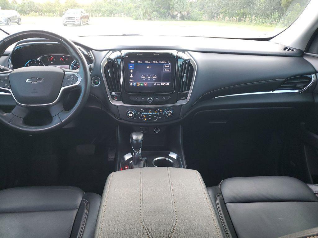 used 2021 Chevrolet Traverse car, priced at $25,987