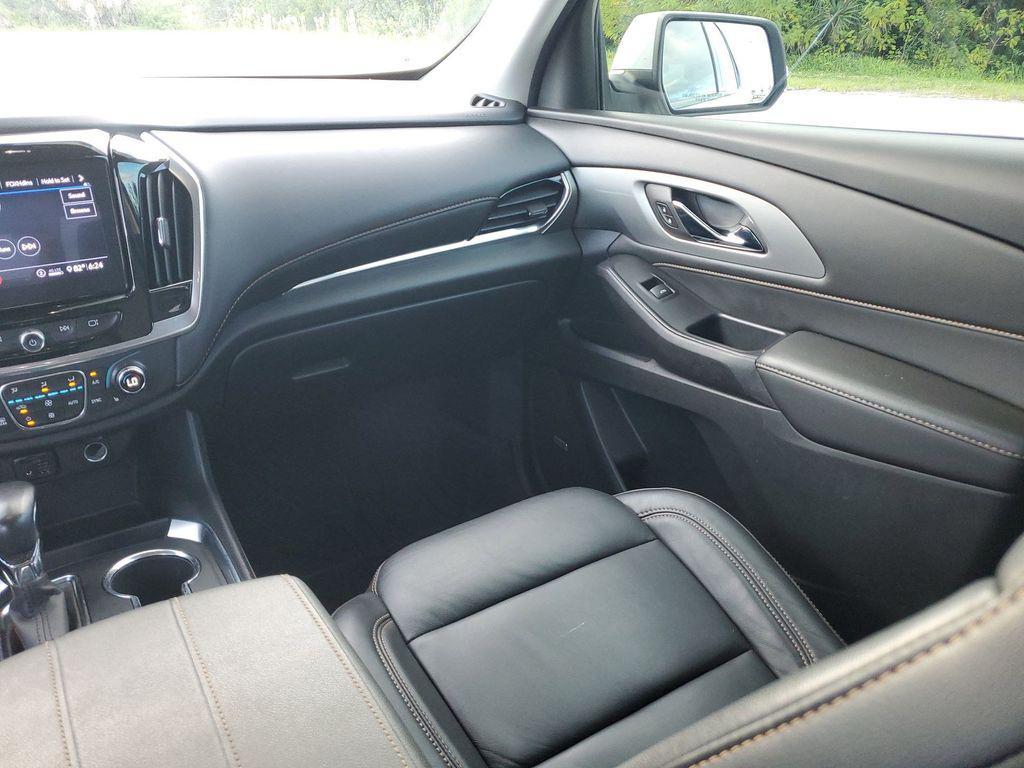 used 2021 Chevrolet Traverse car, priced at $25,987
