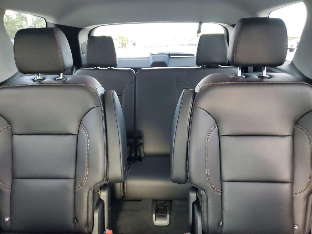 used 2021 Chevrolet Traverse car, priced at $25,987