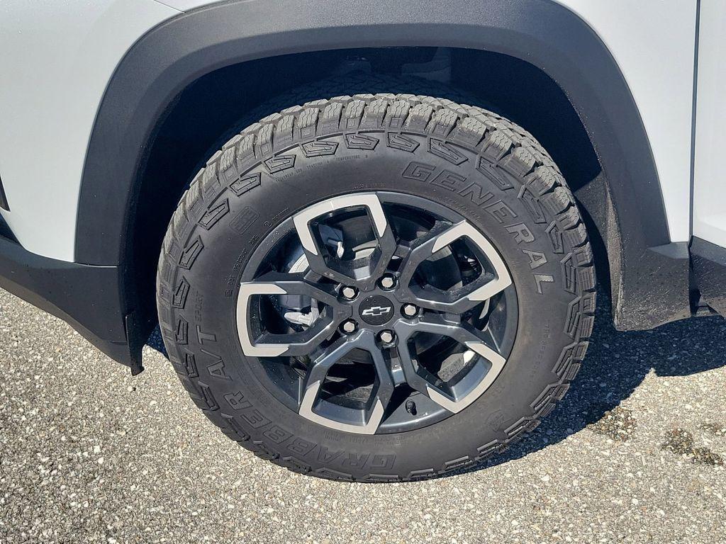 new 2026 Chevrolet Equinox car, priced at $35,907