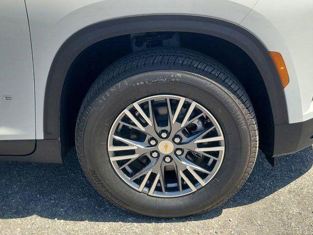 used 2025 Chevrolet Traverse car, priced at $42,987