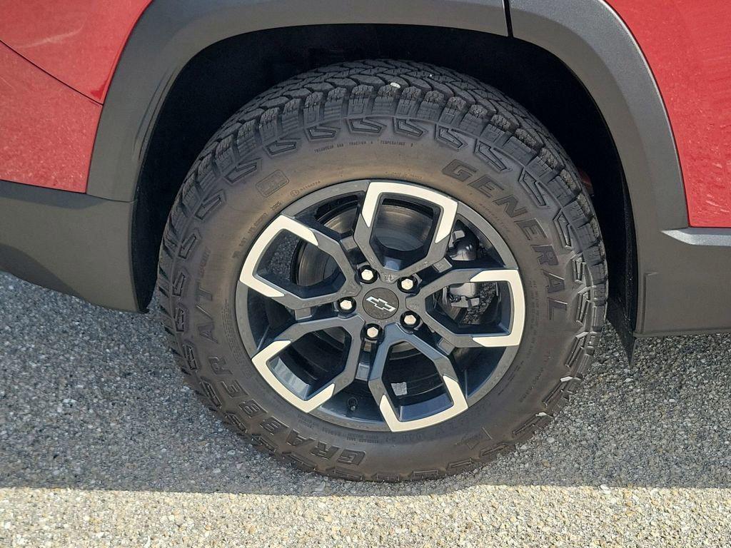 new 2026 Chevrolet Equinox car, priced at $35,085