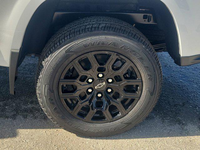 new 2025 Chevrolet Colorado car, priced at $34,056