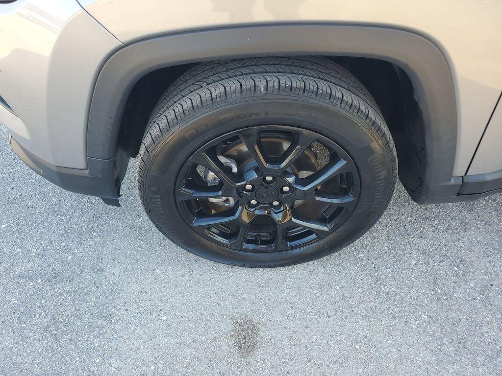 used 2022 Jeep Compass car, priced at $18,994