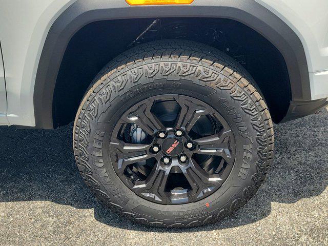 new 2025 GMC Canyon car, priced at $43,867