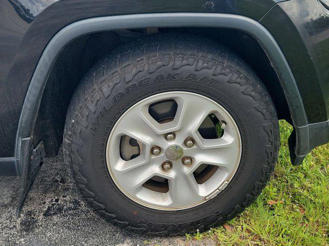 used 2015 Jeep Grand Cherokee car, priced at $10,987