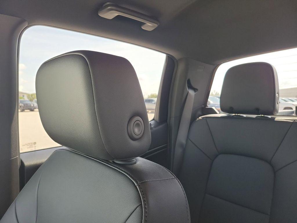 new 2025 Chevrolet Colorado car, priced at $32,297