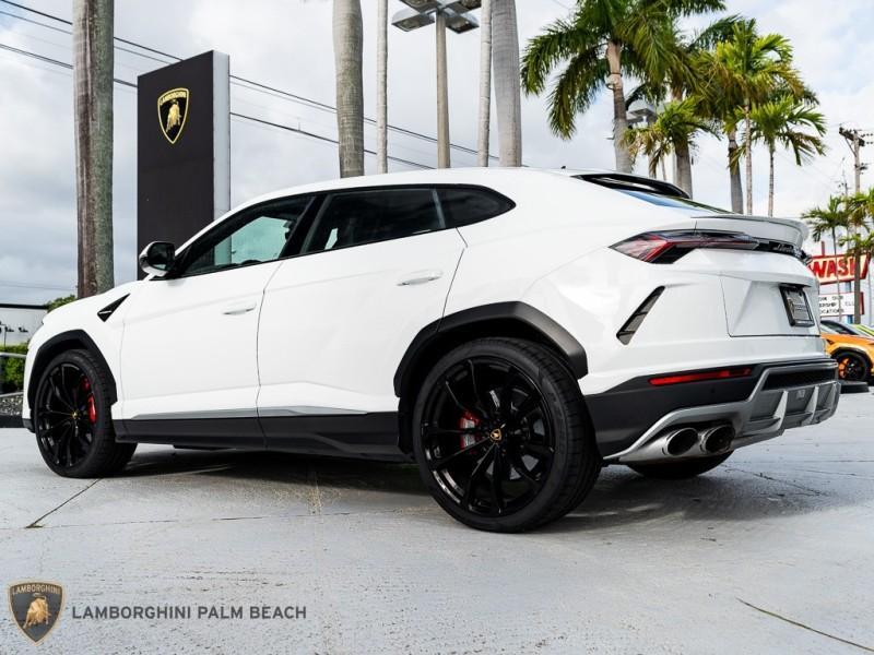 used 2022 Lamborghini Urus car, priced at $245,951