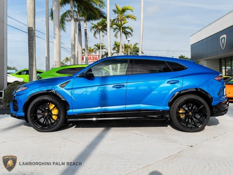 used 2022 Lamborghini Urus car, priced at $244,951