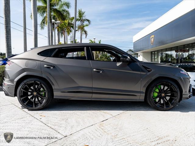 used 2022 Lamborghini Urus car, priced at $224,900