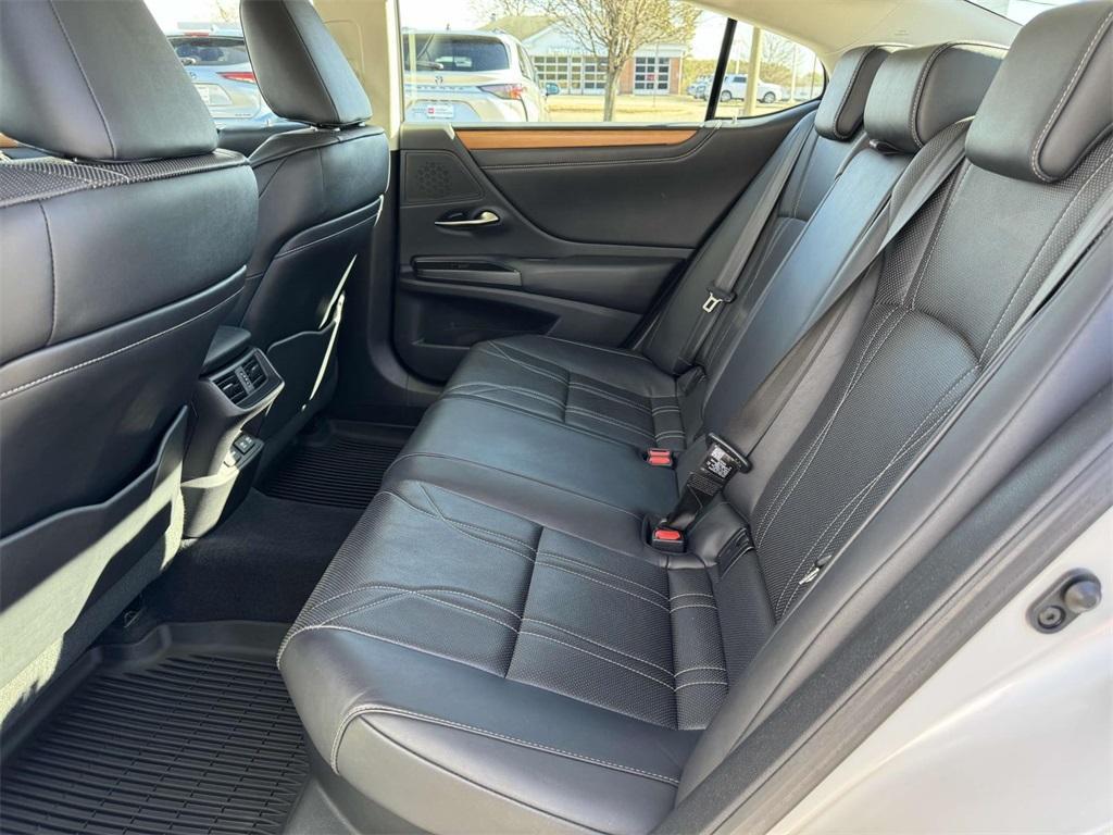 used 2020 Lexus ES 300h car, priced at $31,588