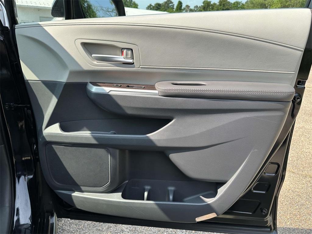 used 2023 Toyota Sienna car, priced at $40,988