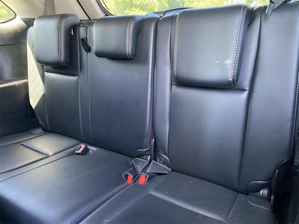 used 2018 Toyota Highlander Hybrid car, priced at $25,988