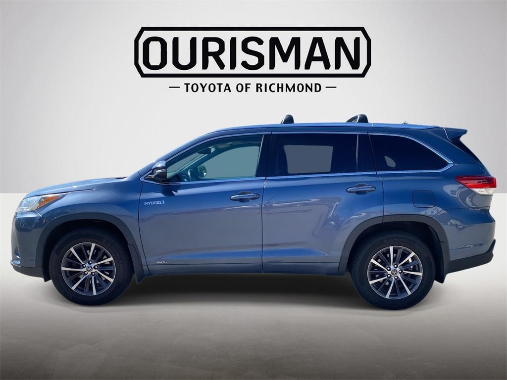 used 2018 Toyota Highlander Hybrid car, priced at $25,988