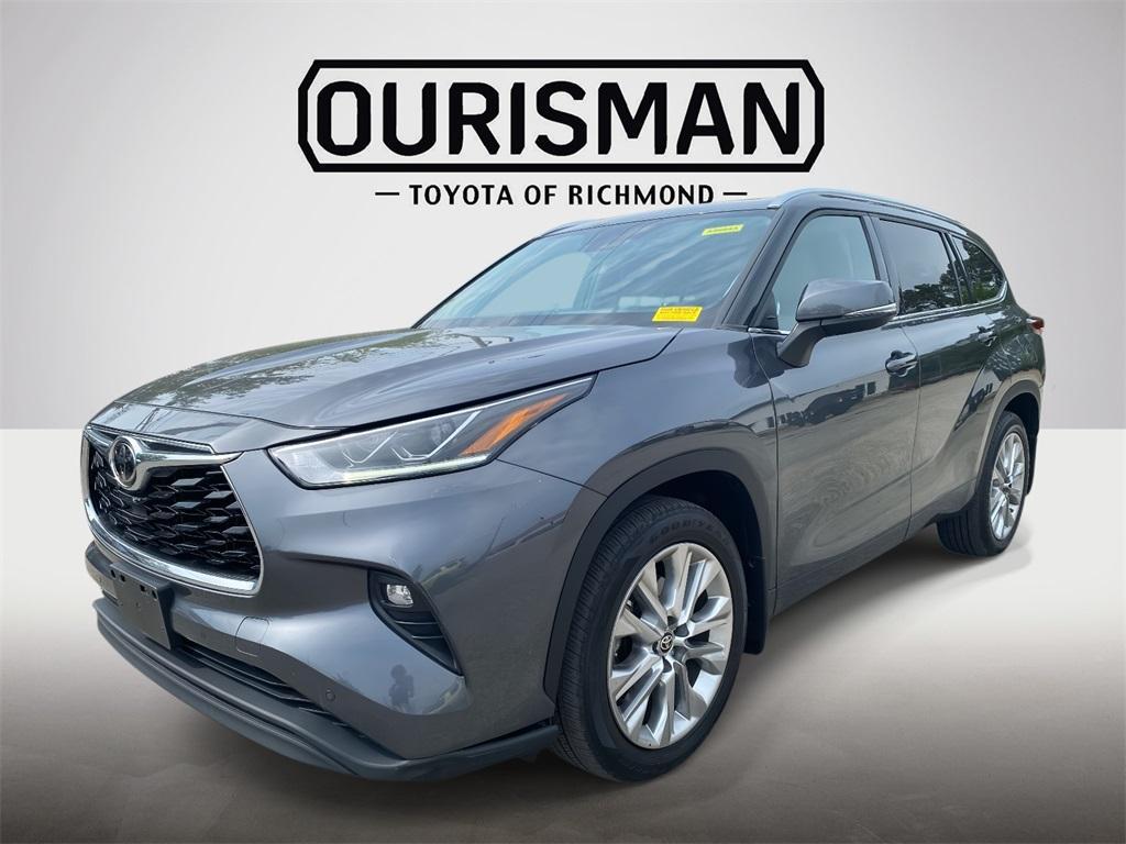 used 2020 Toyota Highlander car, priced at $36,677