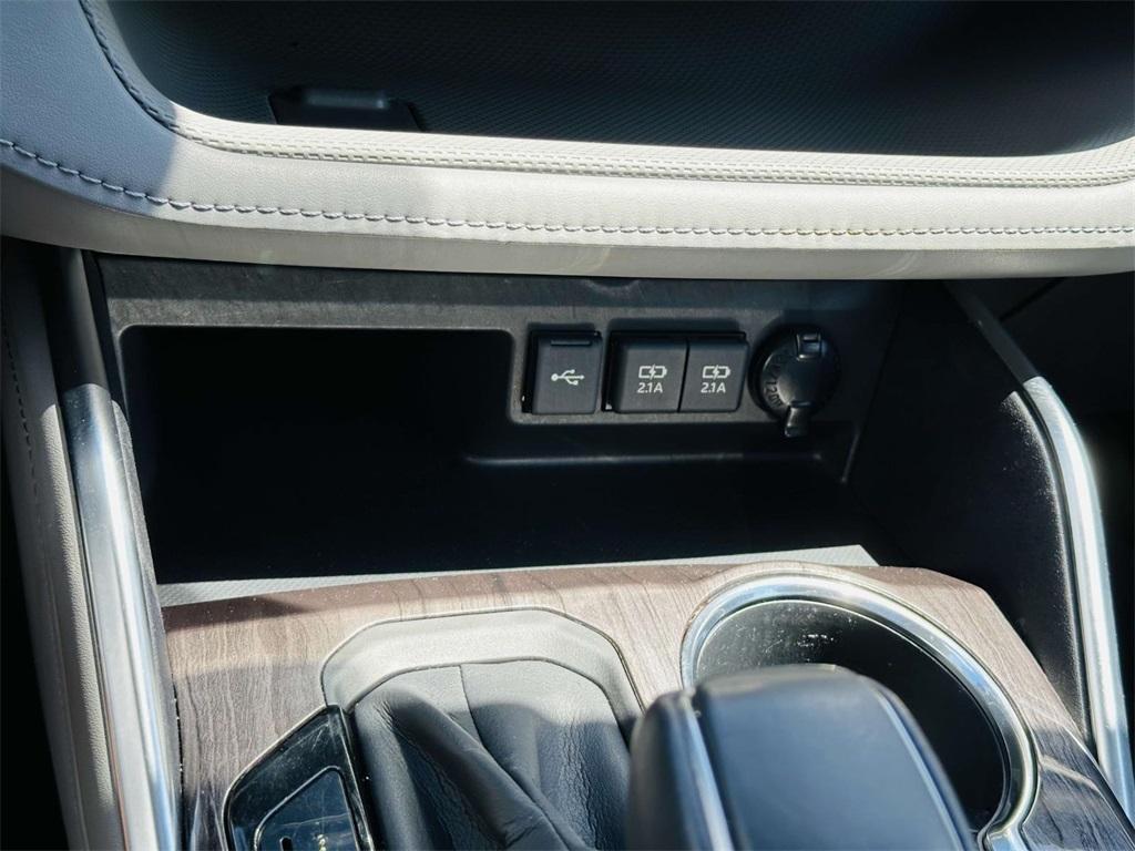 used 2020 Toyota Highlander car, priced at $36,488