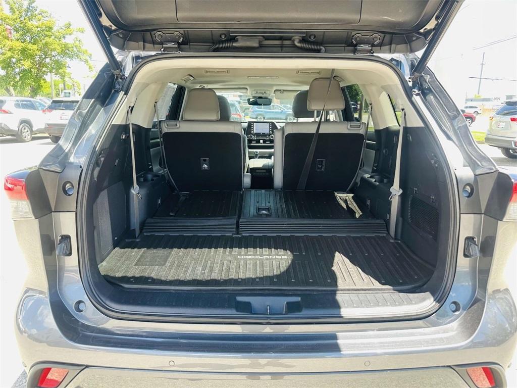 used 2020 Toyota Highlander car, priced at $36,488