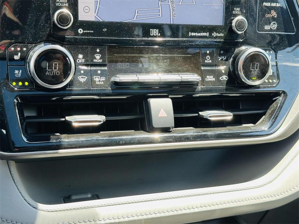 used 2020 Toyota Highlander car, priced at $36,488
