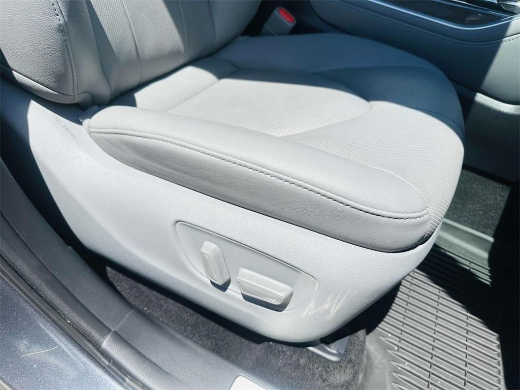 used 2020 Toyota Highlander car, priced at $36,488