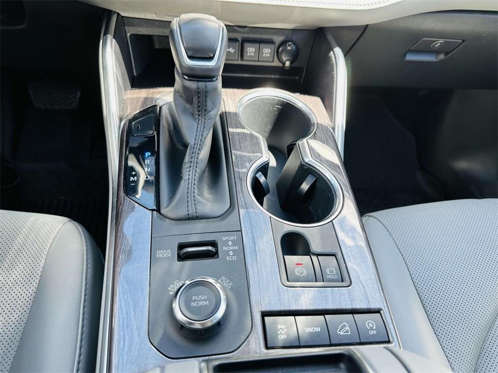 used 2020 Toyota Highlander car, priced at $36,488