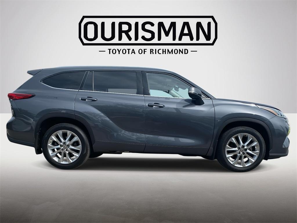 used 2020 Toyota Highlander car, priced at $36,677