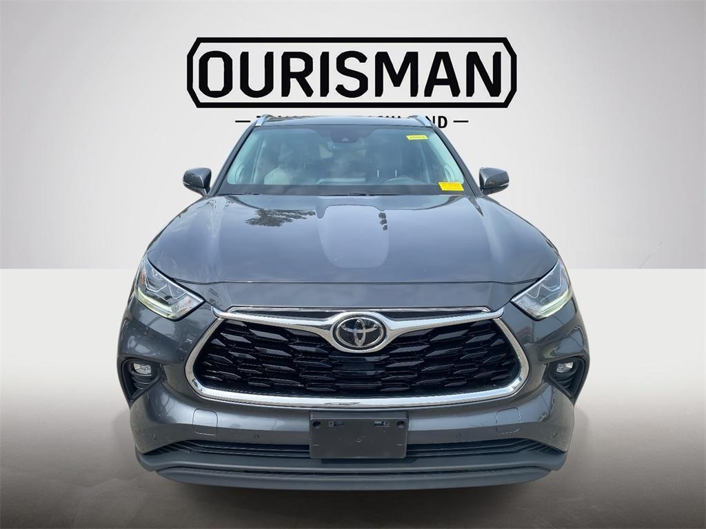 used 2020 Toyota Highlander car, priced at $36,677