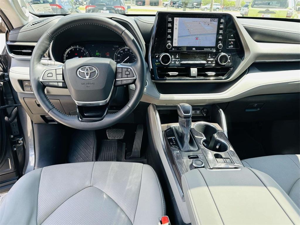 used 2020 Toyota Highlander car, priced at $36,488