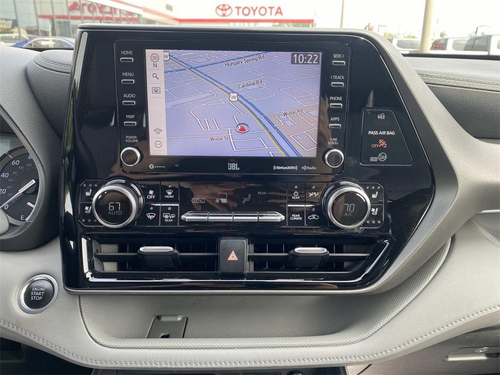used 2020 Toyota Highlander car, priced at $36,677
