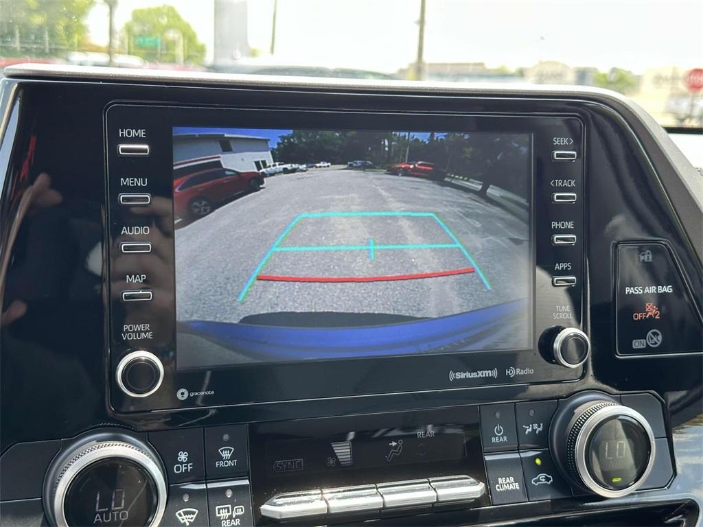 used 2021 Toyota Highlander car, priced at $30,588