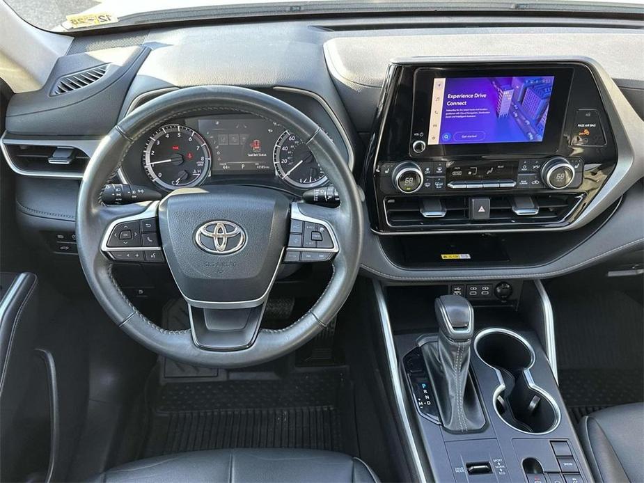 used 2023 Toyota Highlander car, priced at $37,966