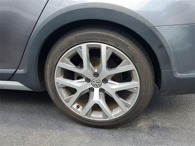 used 2018 Volkswagen Golf Alltrack car, priced at $18,986