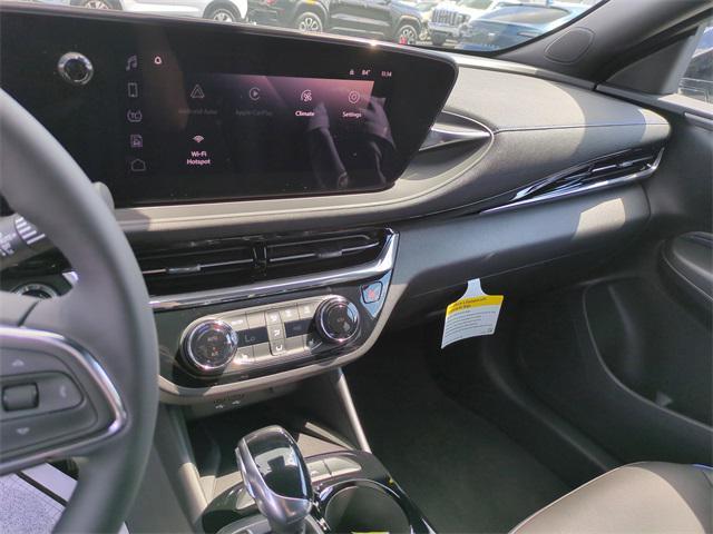 new 2025 Buick Envista car, priced at $28,780