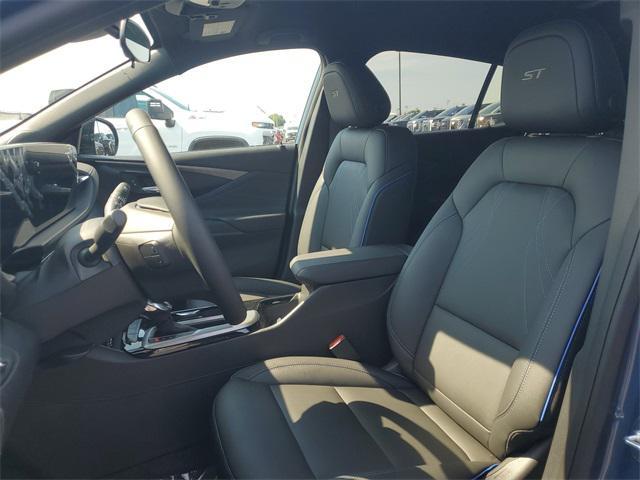 new 2025 Buick Envista car, priced at $29,025