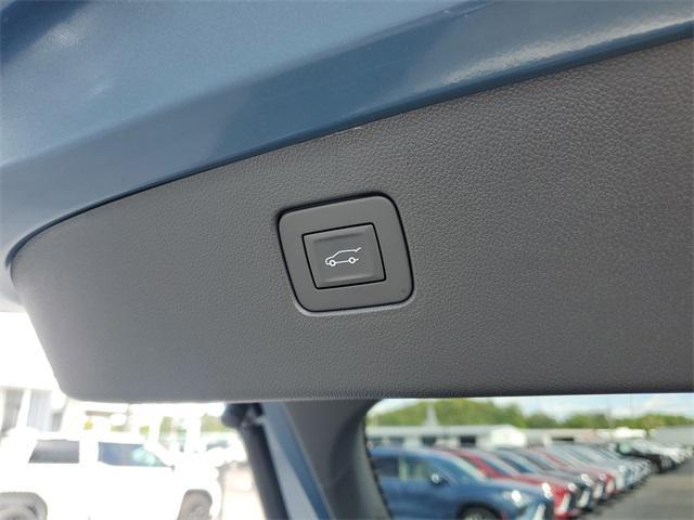 new 2025 Buick Envista car, priced at $26,625