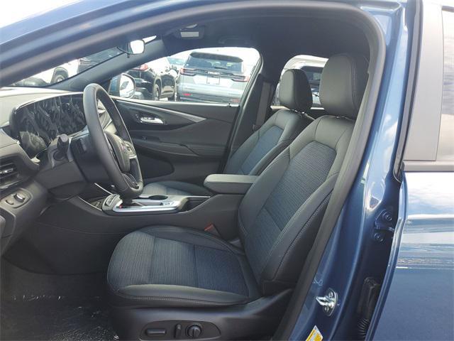 new 2025 Buick Envista car, priced at $26,625