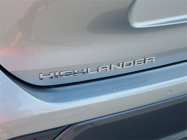 used 2021 Toyota Highlander car, priced at $36,503