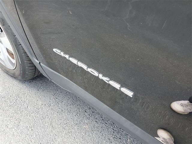 used 2019 Jeep Cherokee car, priced at $15,386
