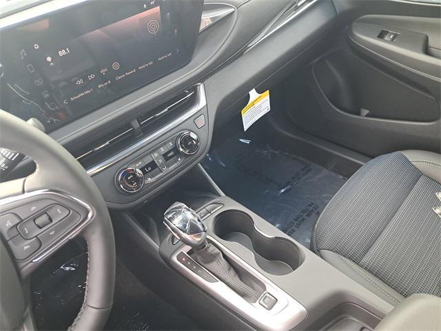 new 2025 Buick Envista car, priced at $26,625