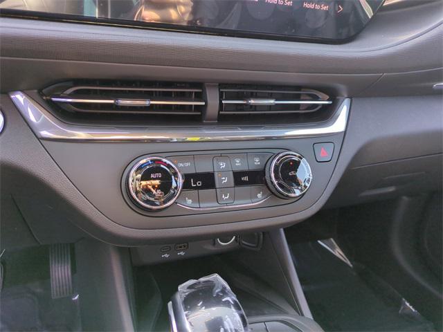 new 2025 Buick Envista car, priced at $25,680